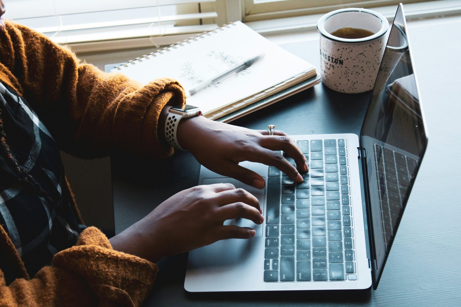 Freelancing से घर बैठे पैसे कैसे कमाएं? 2026 में Beginners के लिए आसान तरीका
